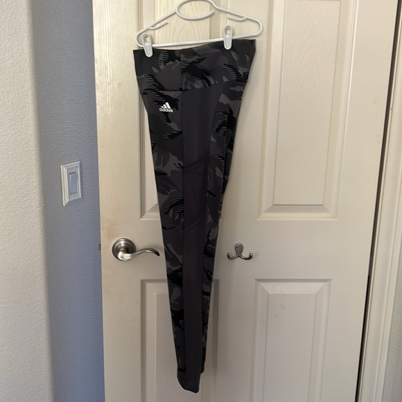 Women’s grey adidas camp leggings size 6 - Picture 3 of 7